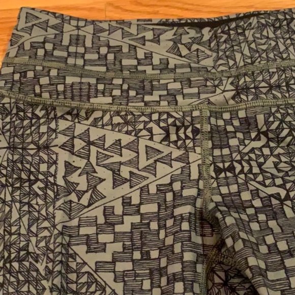 TNF Lucy Perfect Core Kamakura Green Leggings - Picture 5 of 6